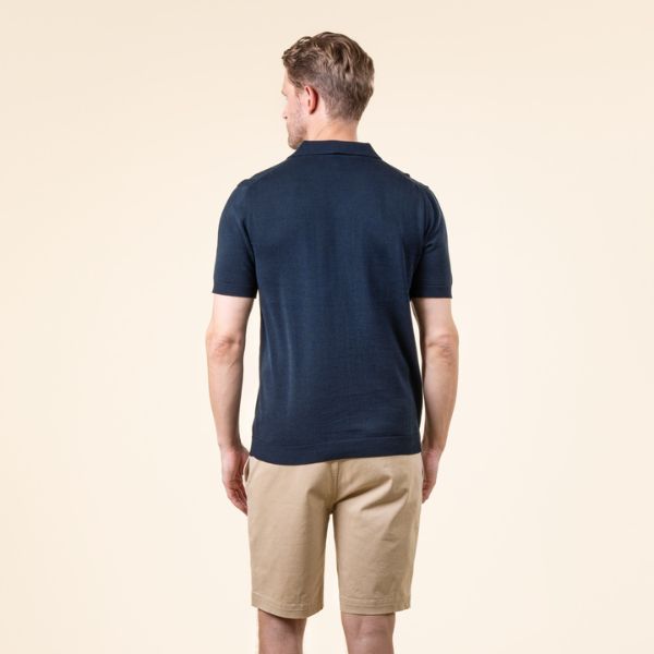 polo elegante y sostenible