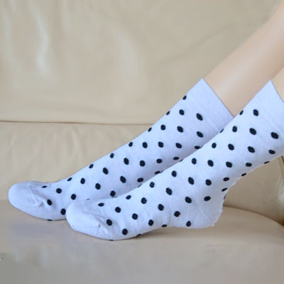 Calcetín algodón orgánico, blanco lunares negros